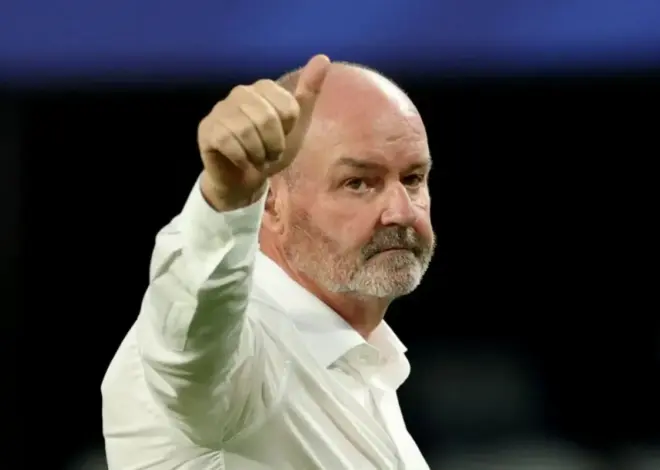 Scotland head soccer coach resigns after getting contract extension