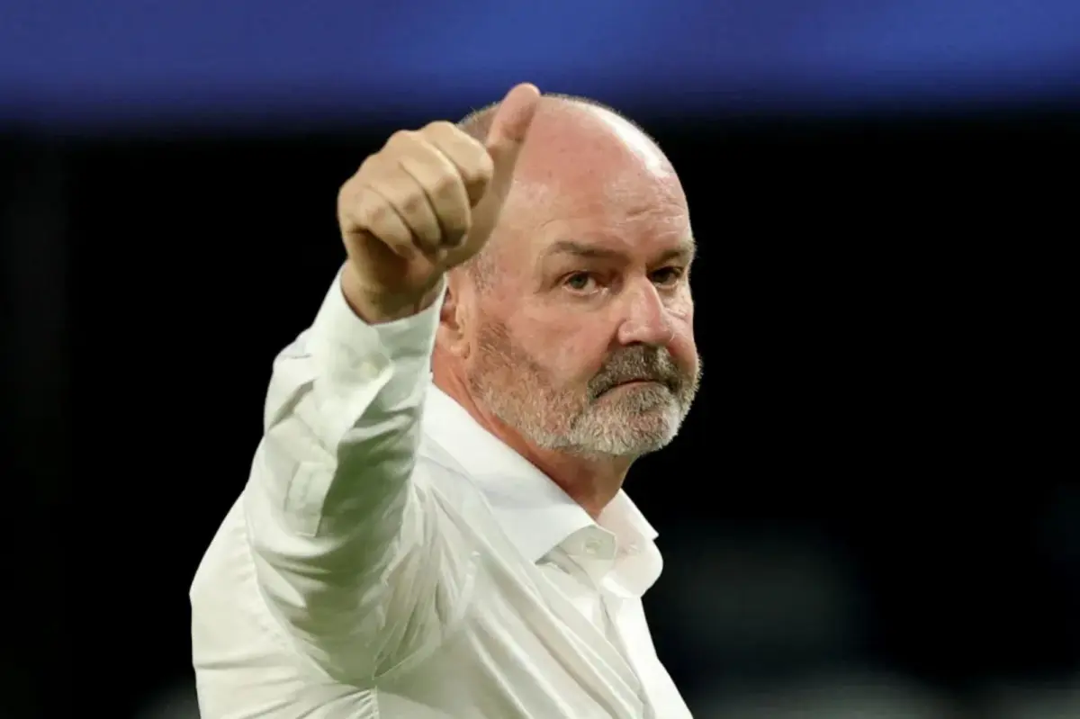 Scotland head soccer coach resigns after getting contract extension