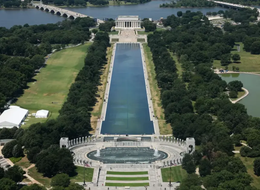 Obsession over the DC Reflecting Pool is a sad symbol of our times