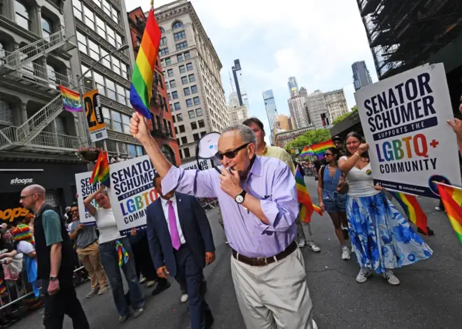Sen. Chuck Schumer mercilessly booed at NYC Pride Parade