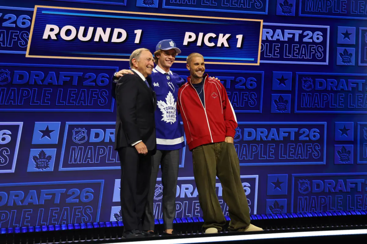 Justin Bieber announces Maple Leafs’ Gavin McKenna draft pick — not everyone was happy about it