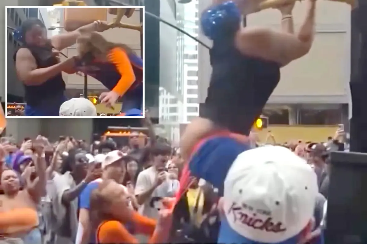 Wild video shows catfight over Knicks parade viewing spot as woman loses pants — then twerks in orange thong