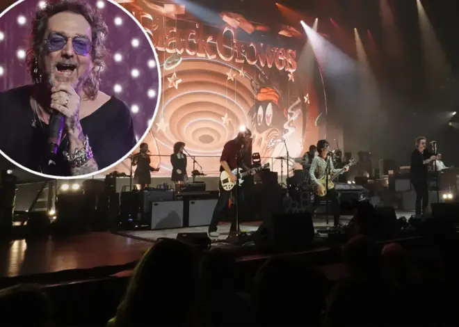 Black Crowes singer Chris Robinson booed after mocking Florida fans’ ‘USA’ chant