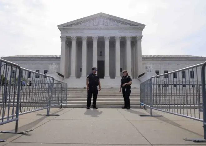 Supreme Court strikes down Hawaii law requiring permission to carry guns in stores and hotels