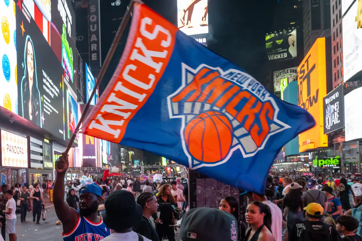 Happy Knicks Day! All the food deals and freebies for your NYC championship parade party