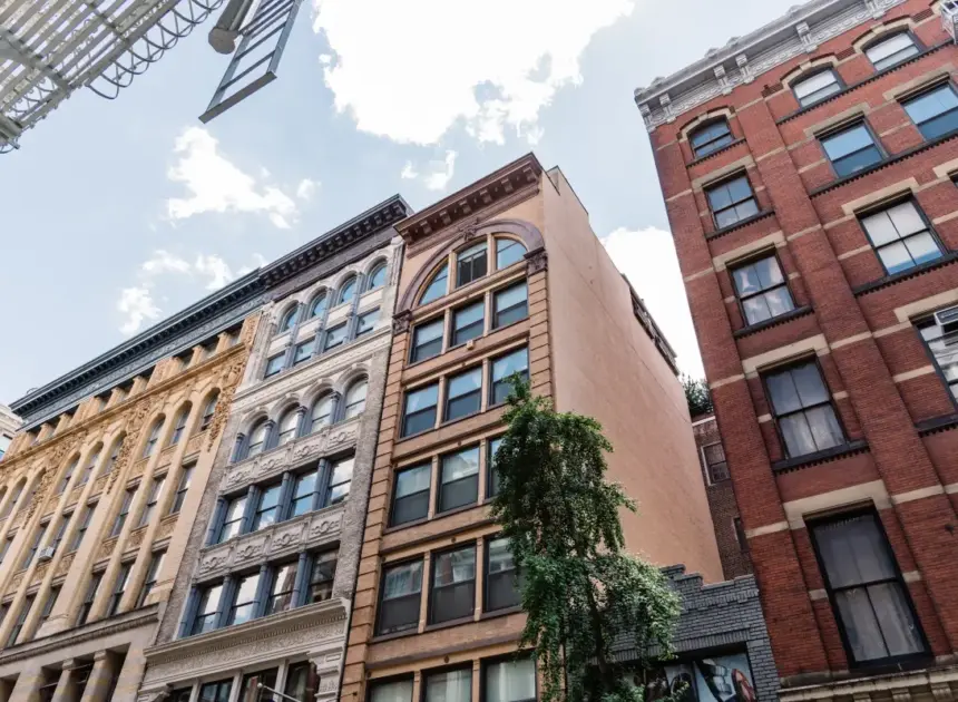 Manhattan median rents hit record high with nearly 10% increase over a year