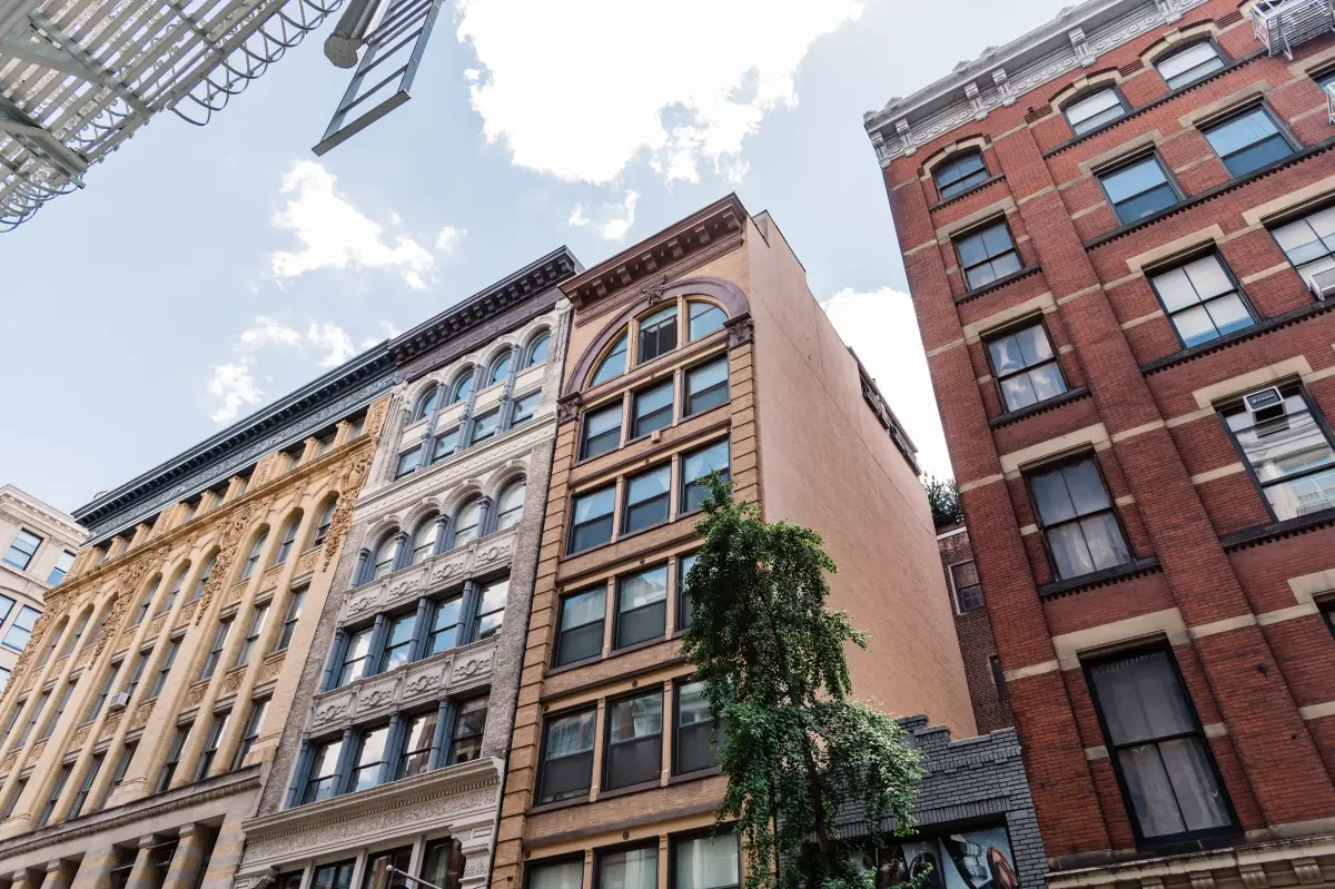 Manhattan median rents hit record high with nearly 10% increase over a year