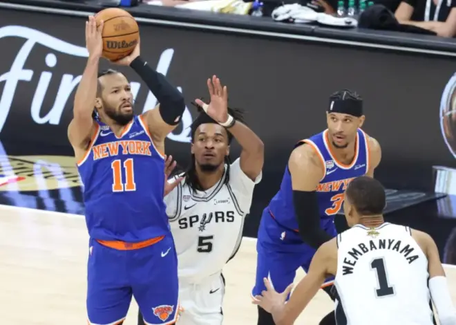 Jalen Brunson blinked— and somehow the Knicks held on