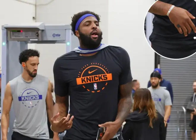 First look at Mitchell Robinson’s broken pinky as Knicks drama swirls on eve of NBA Finals