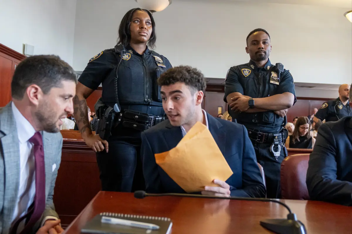 Luigi Mangione will argue insanity defense in state trial for UnitedHealthcare CEO murder