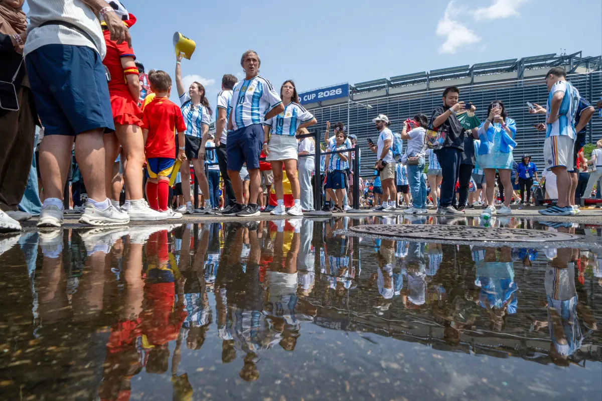 Fans entering MetLife Stadium stuck in ‘total chaos’ ahead of World Cup final