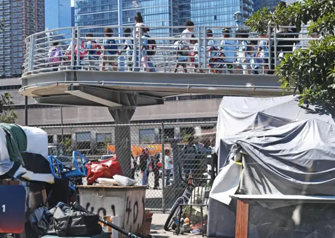 Midtown eyesore turns into homeless magnet — thanks to Mamdani’s apathy