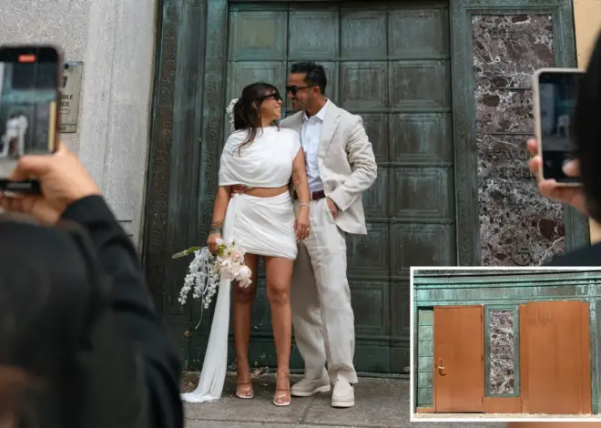 City Hall tosses iconic green doors for ‘poopy brown’ ones, devastating NYC wedding photogs and newlyweds
