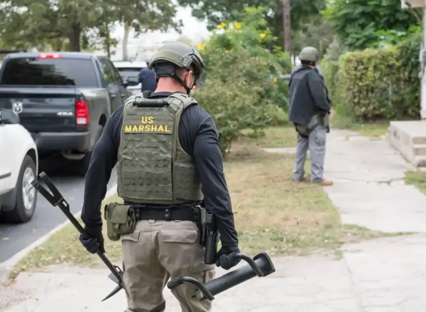 Deputy US Marshal gunned down while serving arrest warrant in Louisiana