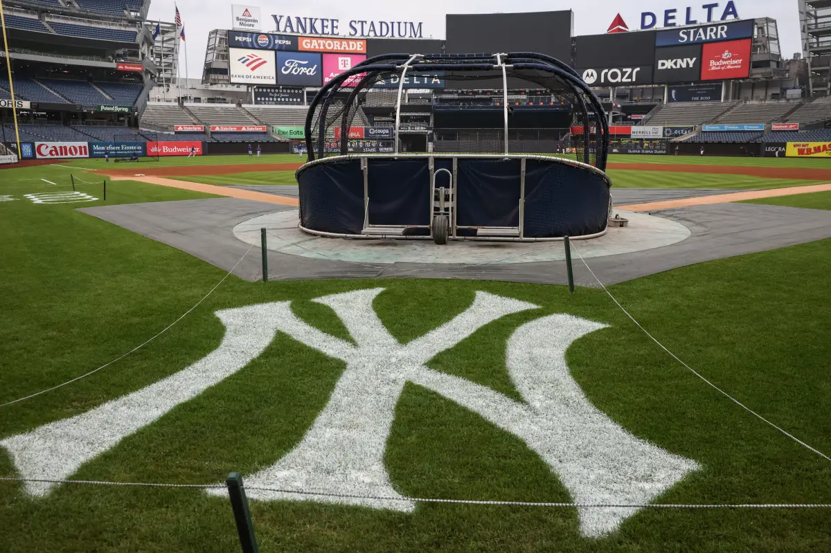 Dodgers-Yankees game rained out; doubleheader scheduled for Sunday