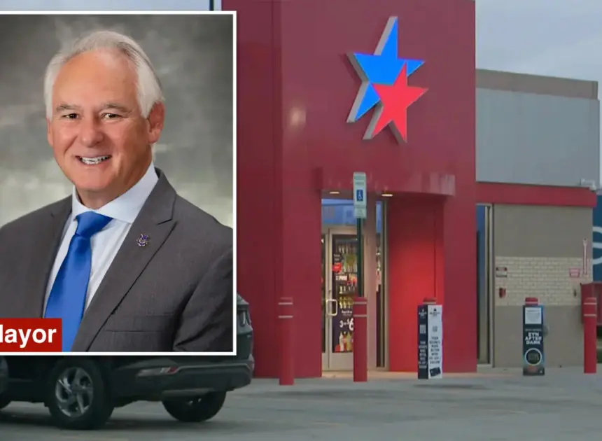 Winner of historic $1.82B Powerball jackpot revealed as Arkansas mayor’s little brother