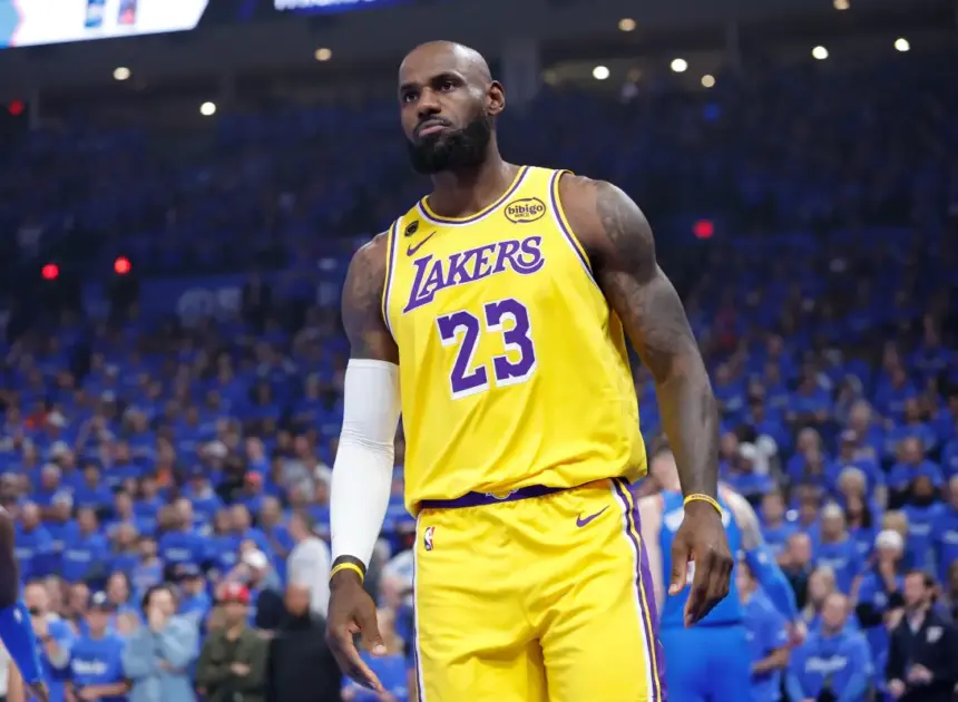 LeBron James sweepstakes down to two teams: Warriors and Cavaliers