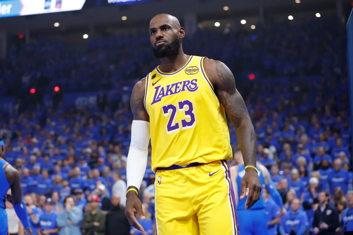 LeBron James sweepstakes down to two teams: Warriors and Cavaliers