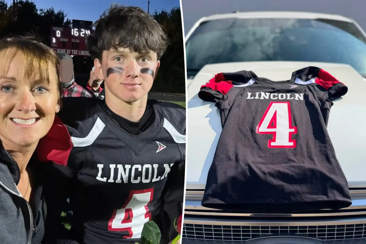 Wisconsin high school QB dead at 17 after suffering injuries in game