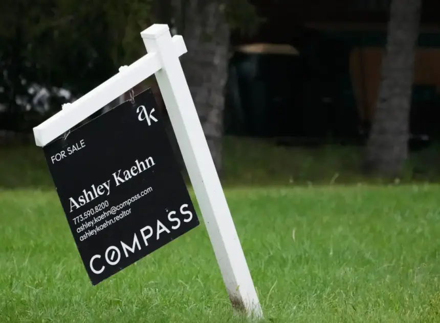 Mortgage rates top 7% for first time since January 2025 in blow to  homebuyers