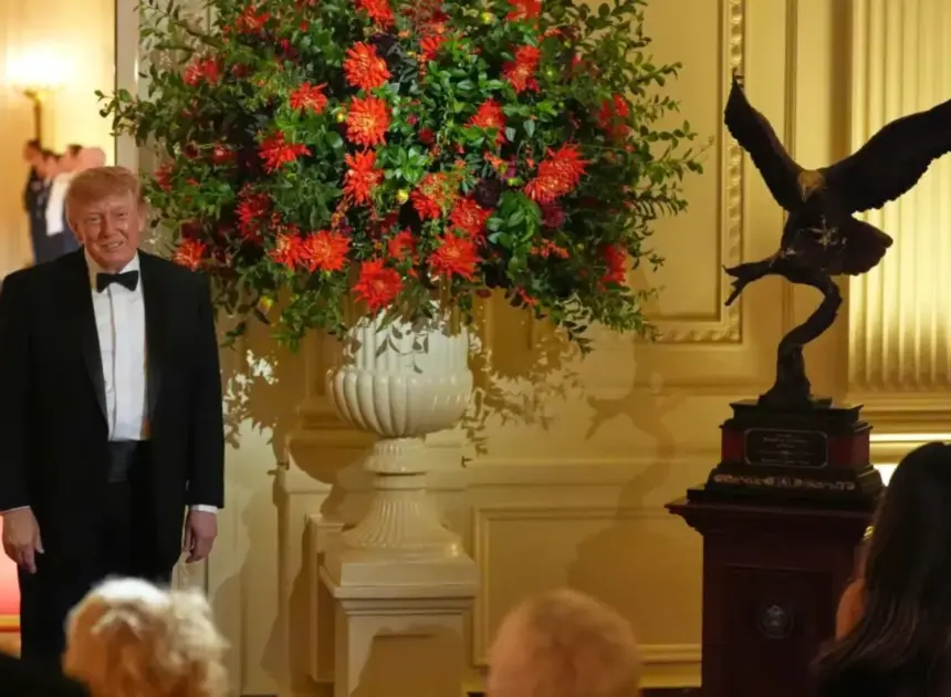 Trump gifts Xi a bald eagle sculpture — invites him to tour new ballroom — at White House state dinner