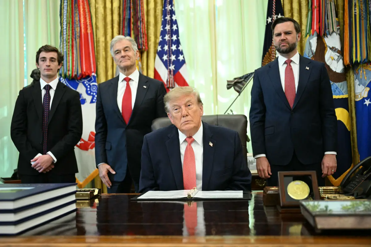 Trump calls on everyday Americans to blow the whistle on fraud — and it could make you really rich