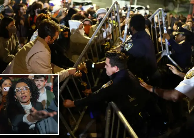 Anti-ICE protesters ram cops with barricades, lefty Mamdani-backed pol yells at NYPD to ‘stop escalating’: video