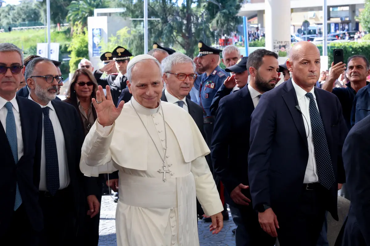 Pope Leo has lung cancer, lower lobe of his right lung removed: Vatican